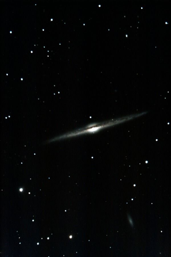2011-03-07 ngc4565 13x10min neue darks astr.jpg