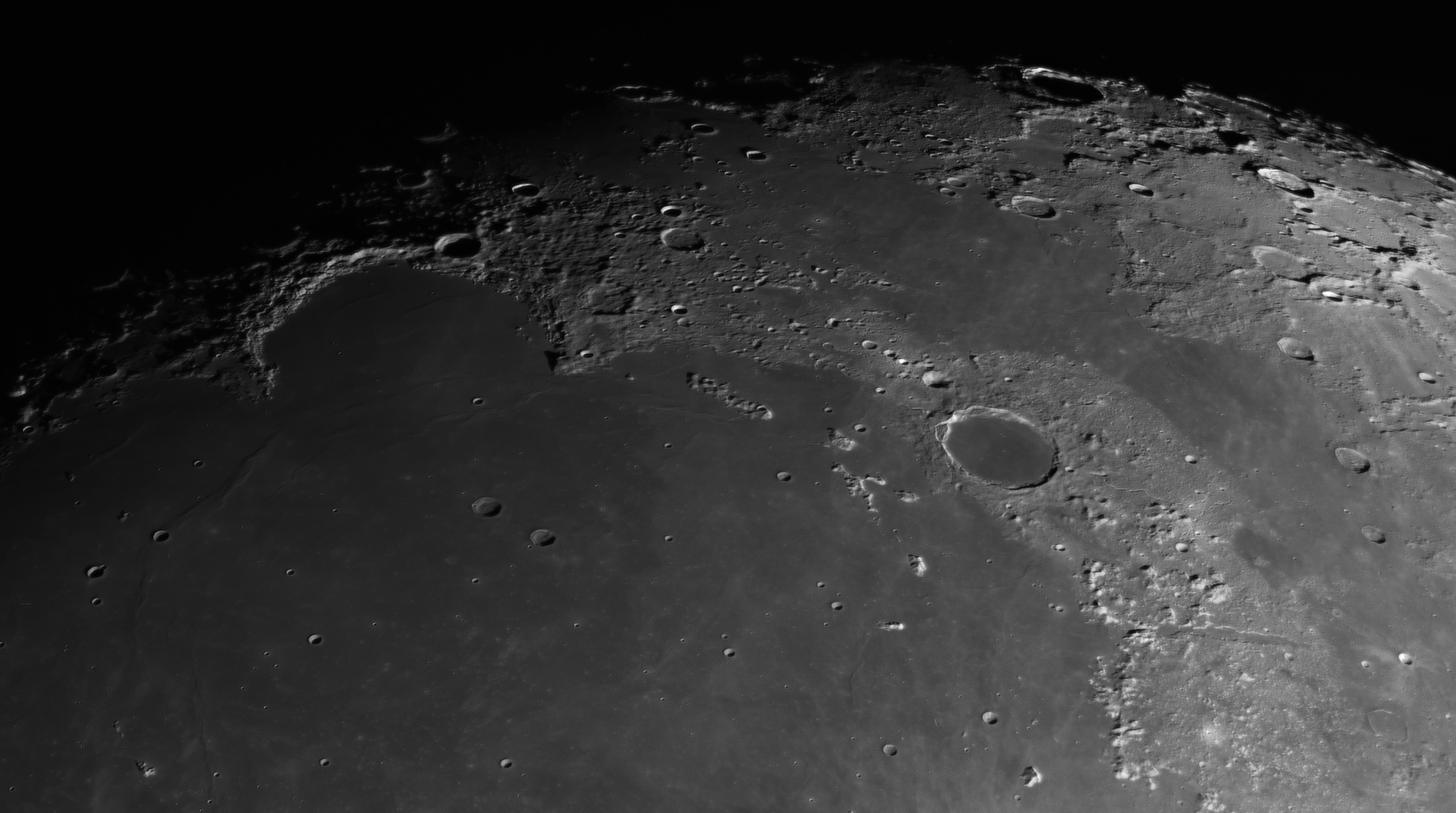 2022-01-13-1933_9-R-Moon.jpg