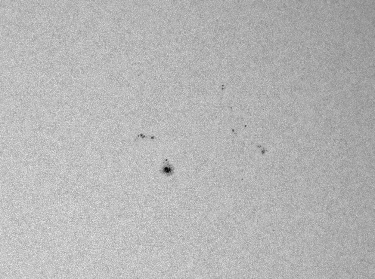 2023-06-03-1516_6-MF-L-Sun_ZWO ASI120MM-S_Gain=8_Exposure=.1ms_Gamma=14(off)_pss_f100_p10_b48_...jpg