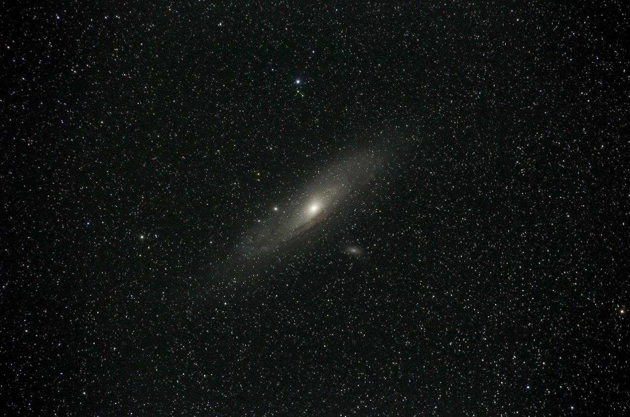 Andromeda_18x120s_ISO800.jpg