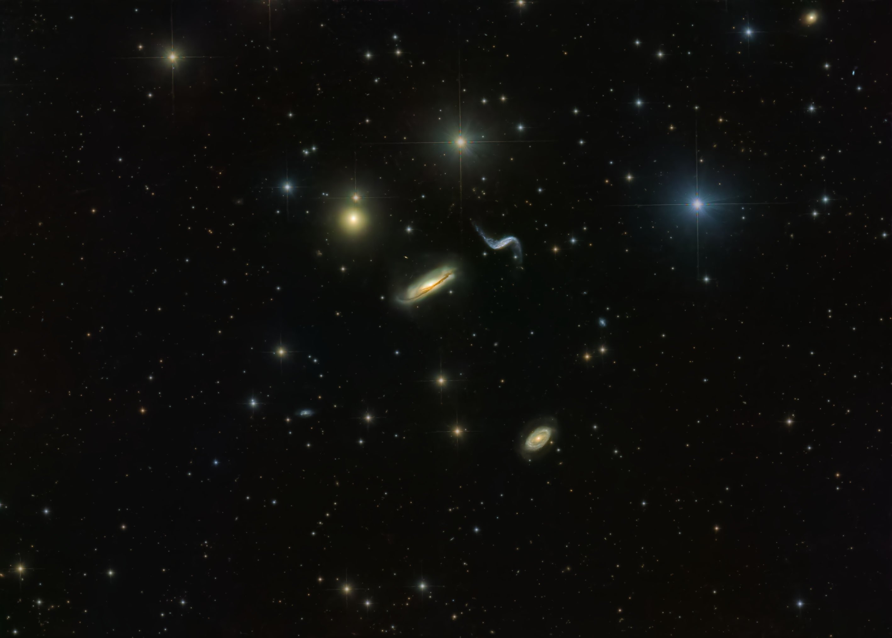 ARP 316, HCG44
