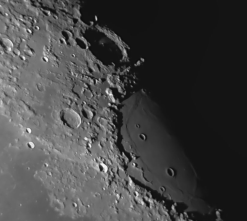 Crisium_ 01_33mp30_f2.jpg