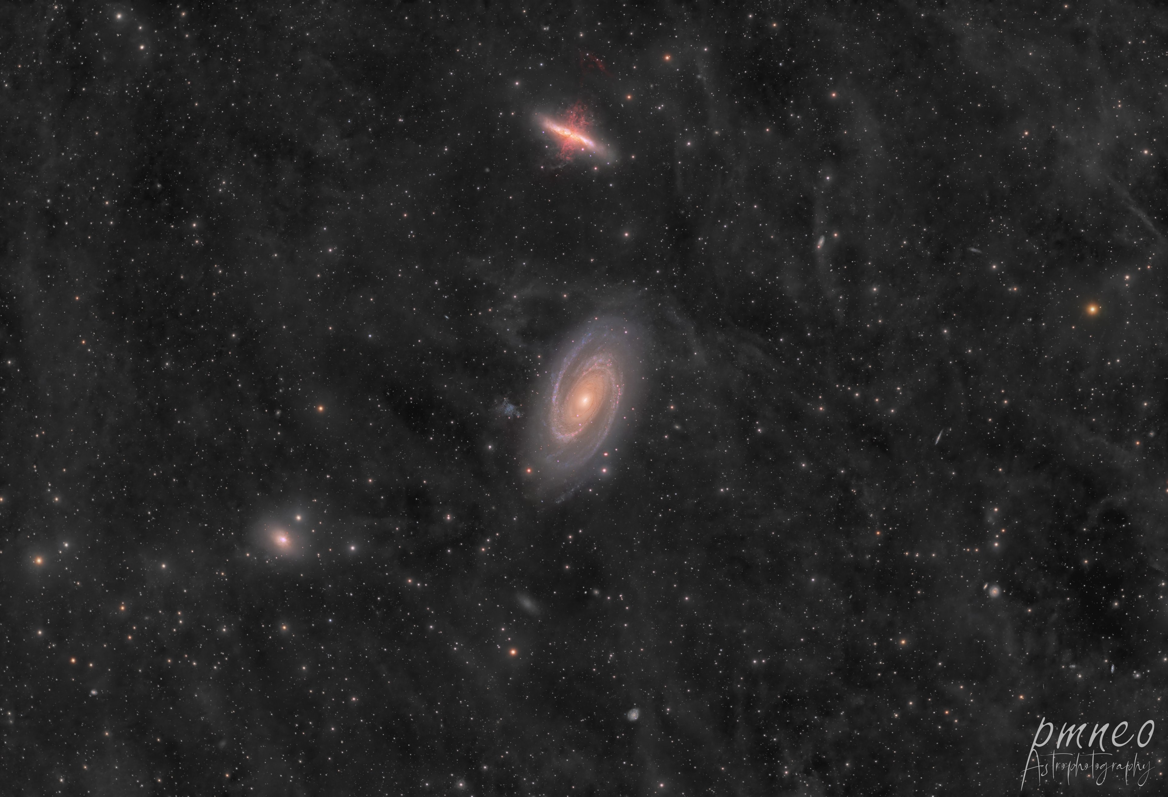 Die M81 Gruppe im kosmischen Staub