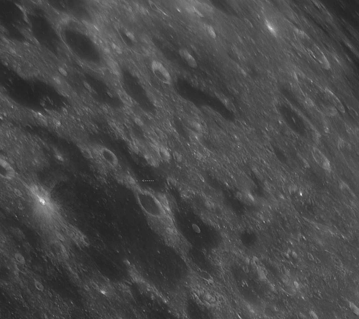 ein neuer Mondkrater wurde gefunden, 222 Meter Durchmesser