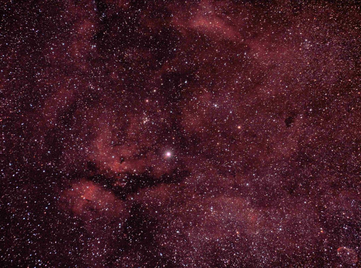 Feld um Gamma Cygni