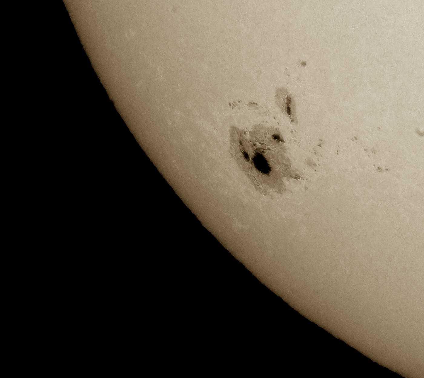 Großer Sonnenfleck AR 12192