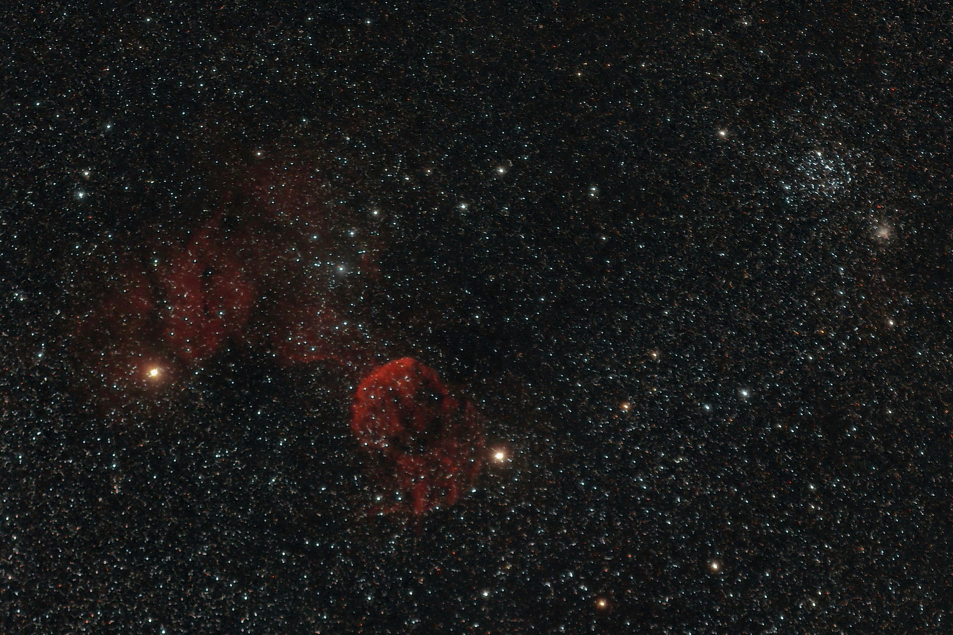 IC 443 und  2 offene Sternhaufen