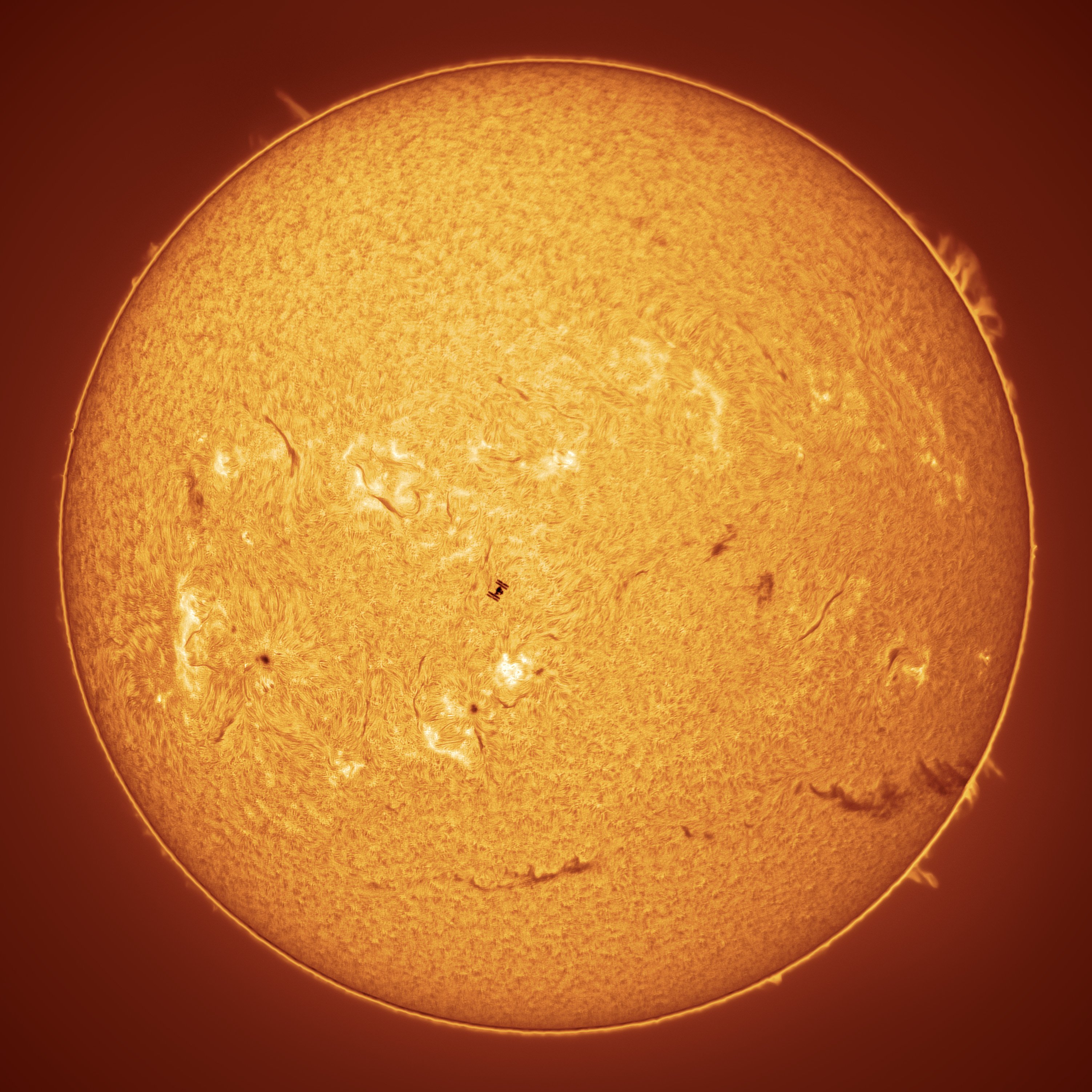 ISS Sonnentransit in H-alpha am 26. Mai 2026