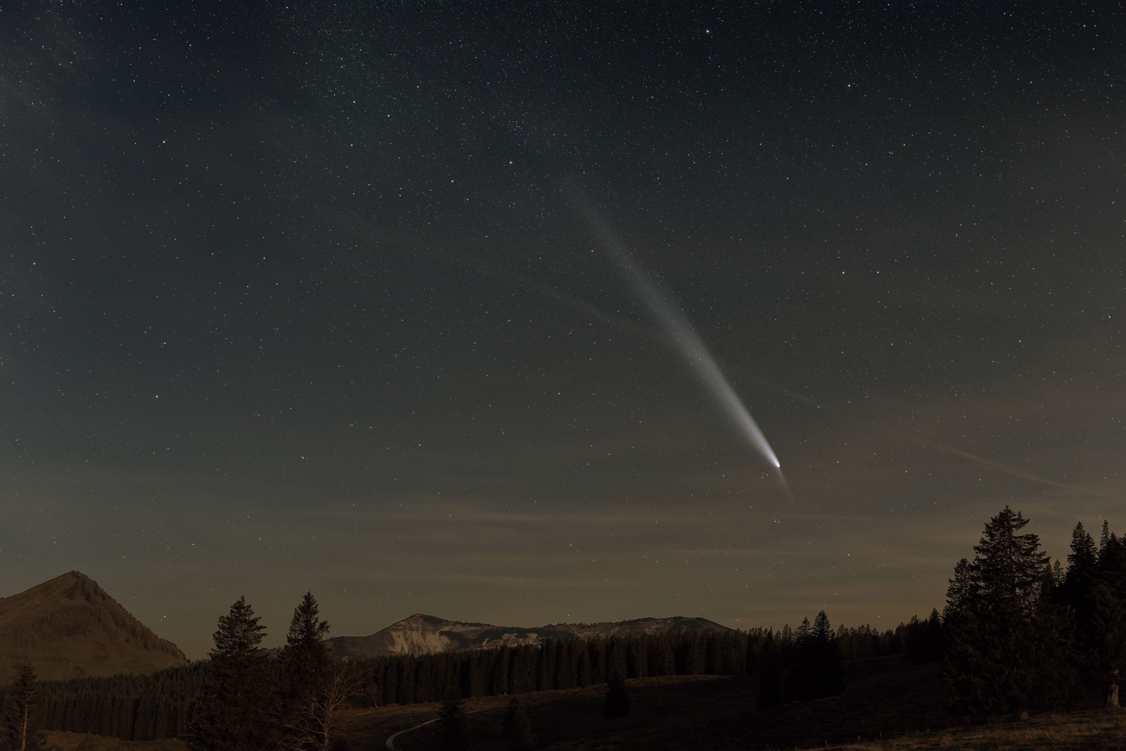 Komet Tsuchinshan-ATLAS über den Alpen (21.10.2024)