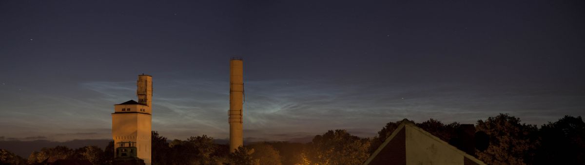 Leuchtende Nachtwolken in Bremen