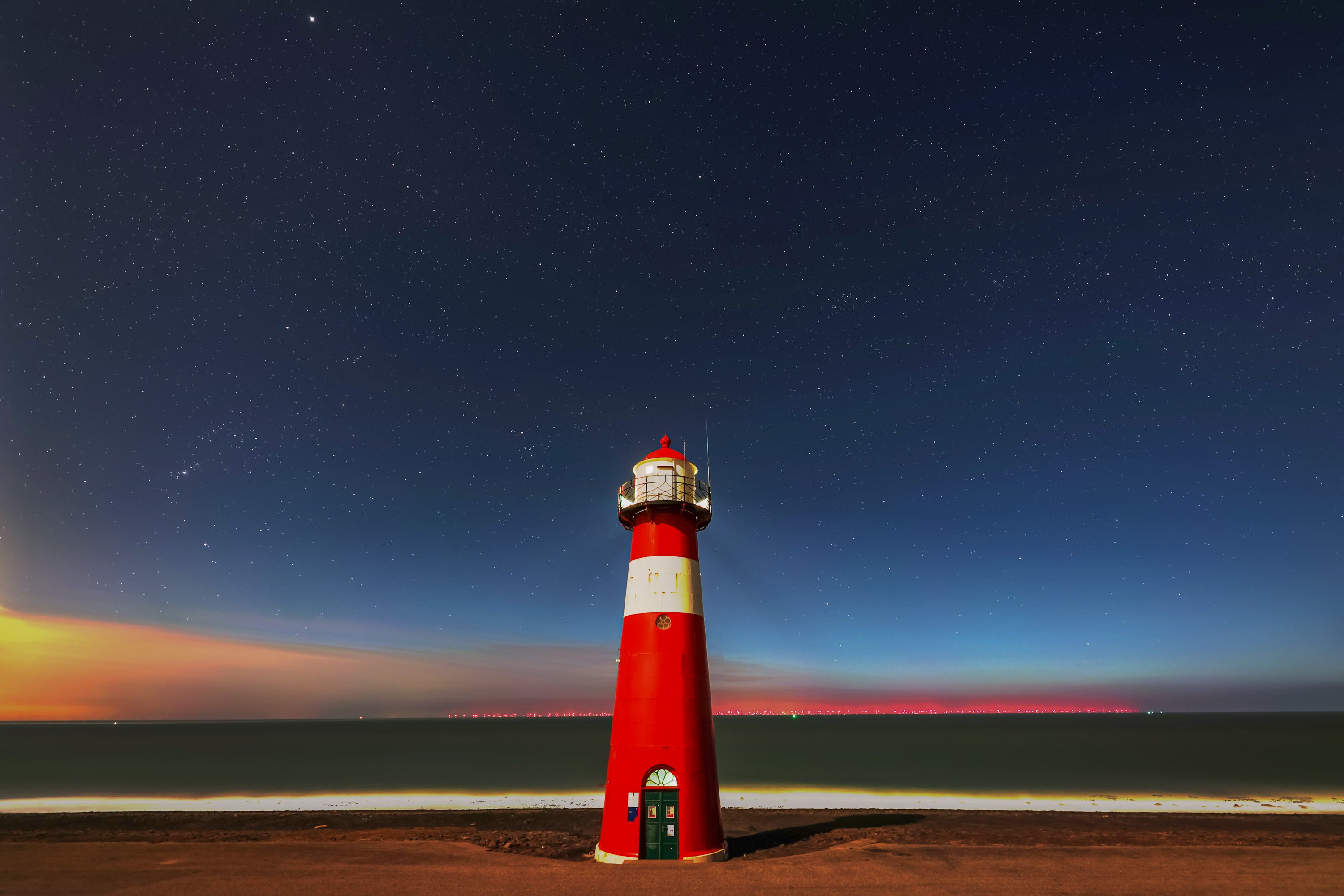 Leuchturm von Westkapelle unter Sternen (und Mondlicht)