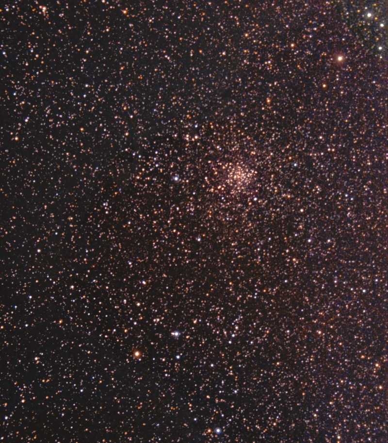 M 71 mit mehr Sternen