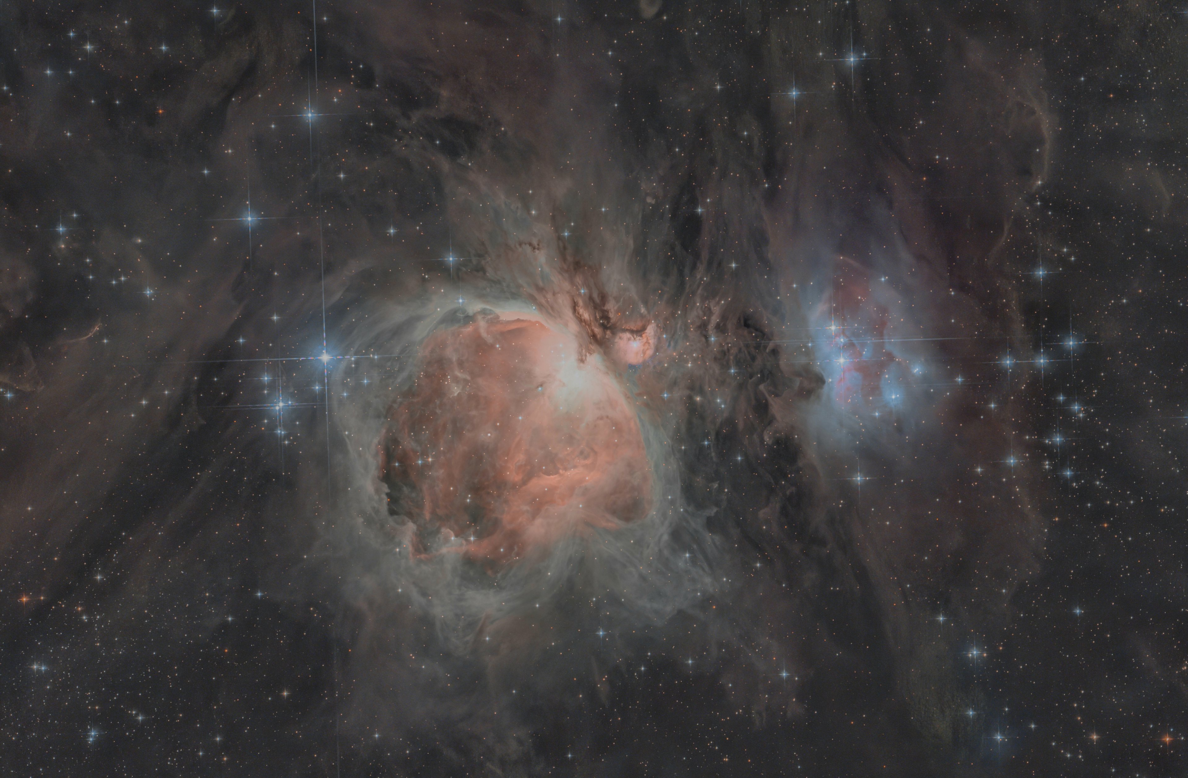 M42 entrauscht und Cyanfarbenhöfe angepasst.