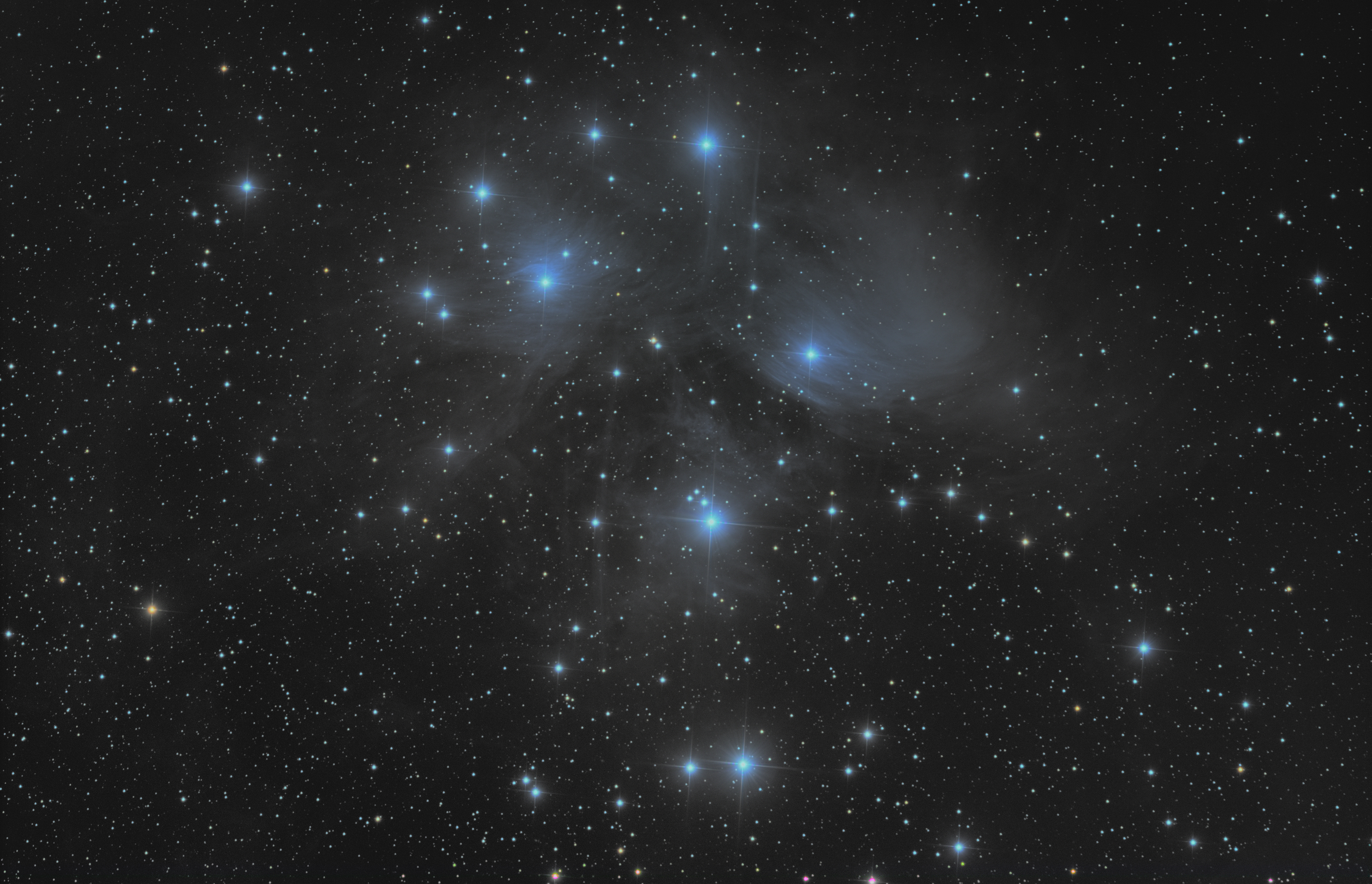 M45-LRGB-L2h8m-RGB3x41m_xs.jpg