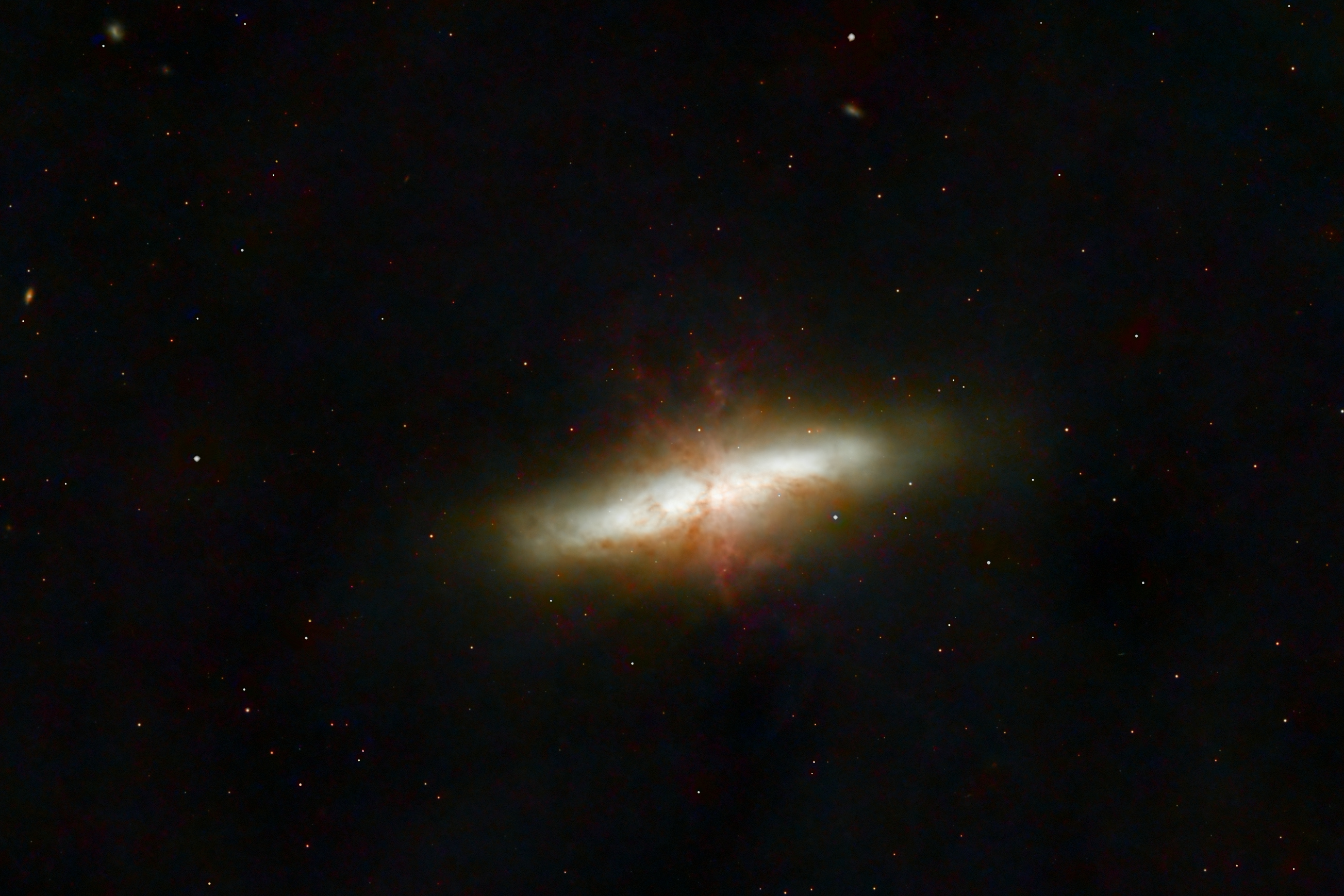 M82 LRGB Ausschnitt