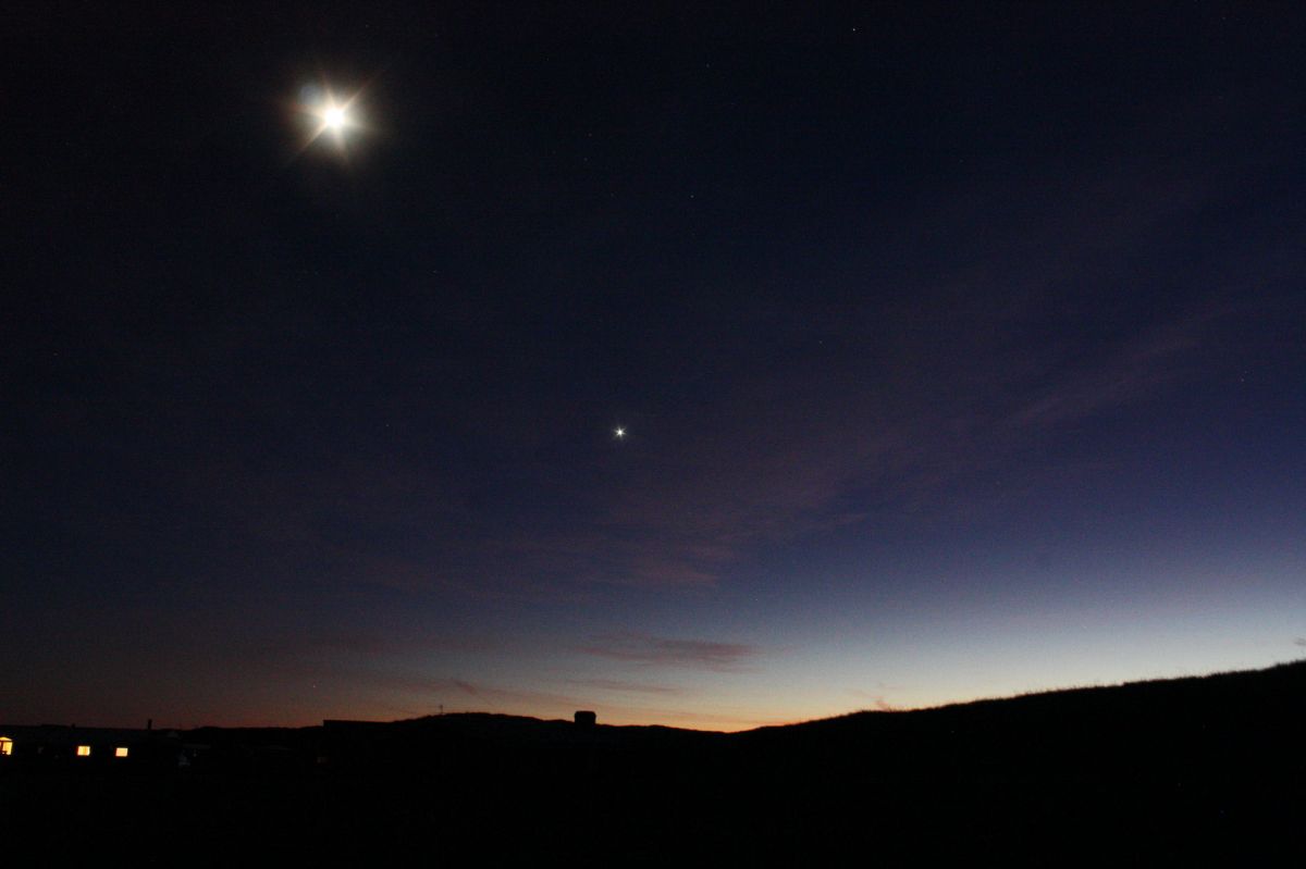 Mein erstes "Astrobild" - Mond und Venus