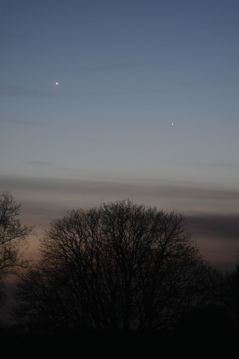Merkur_und_Venus_am_Abendhimmel_1_4_2010_135mm.jpg