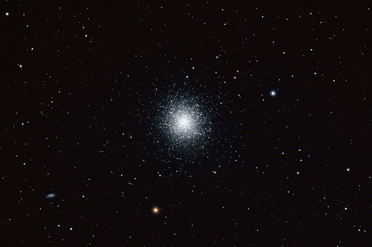 Messier 13 mit NGC 6207