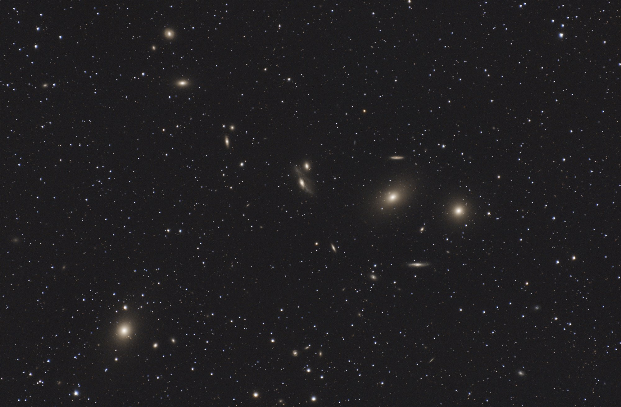 Messier 86 in der markarjanschen Kette