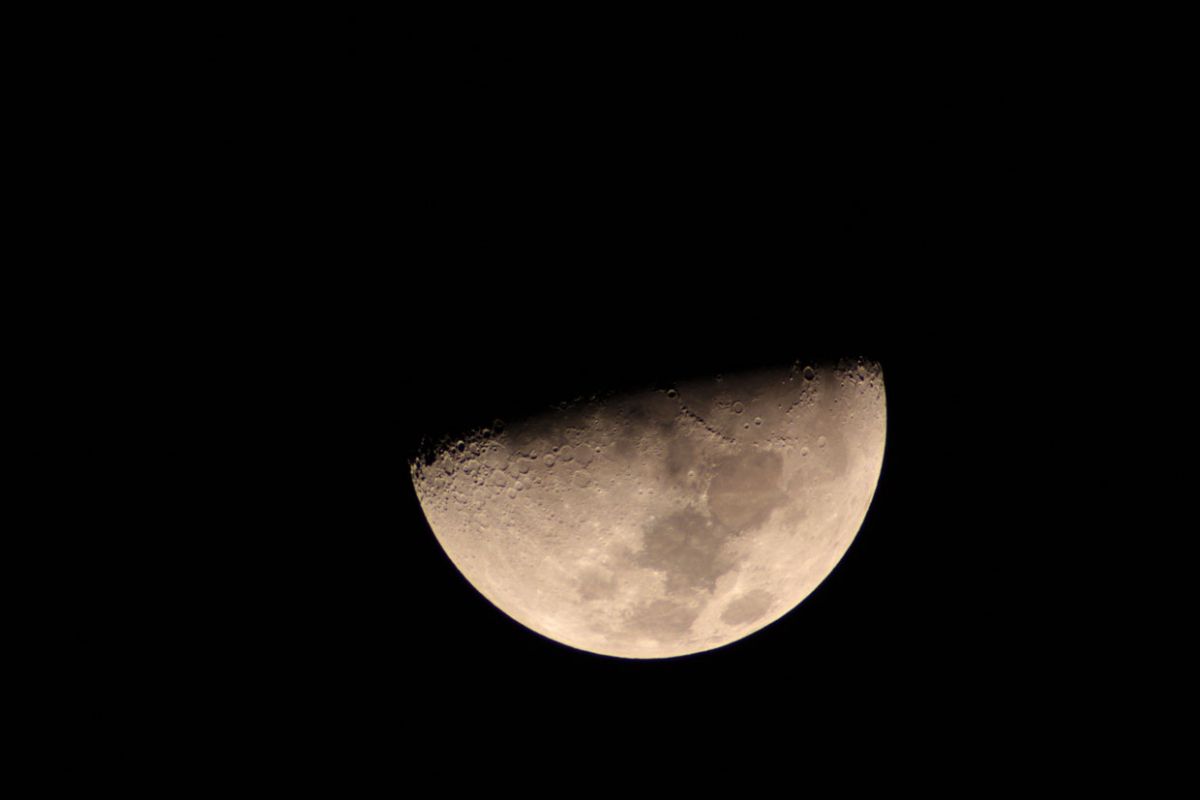 Mond am 18.05.2013