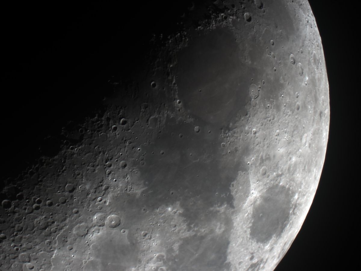 Mond Bild 2 - V500 T1-38s- median-2x schärfen -1x glätten.jpg