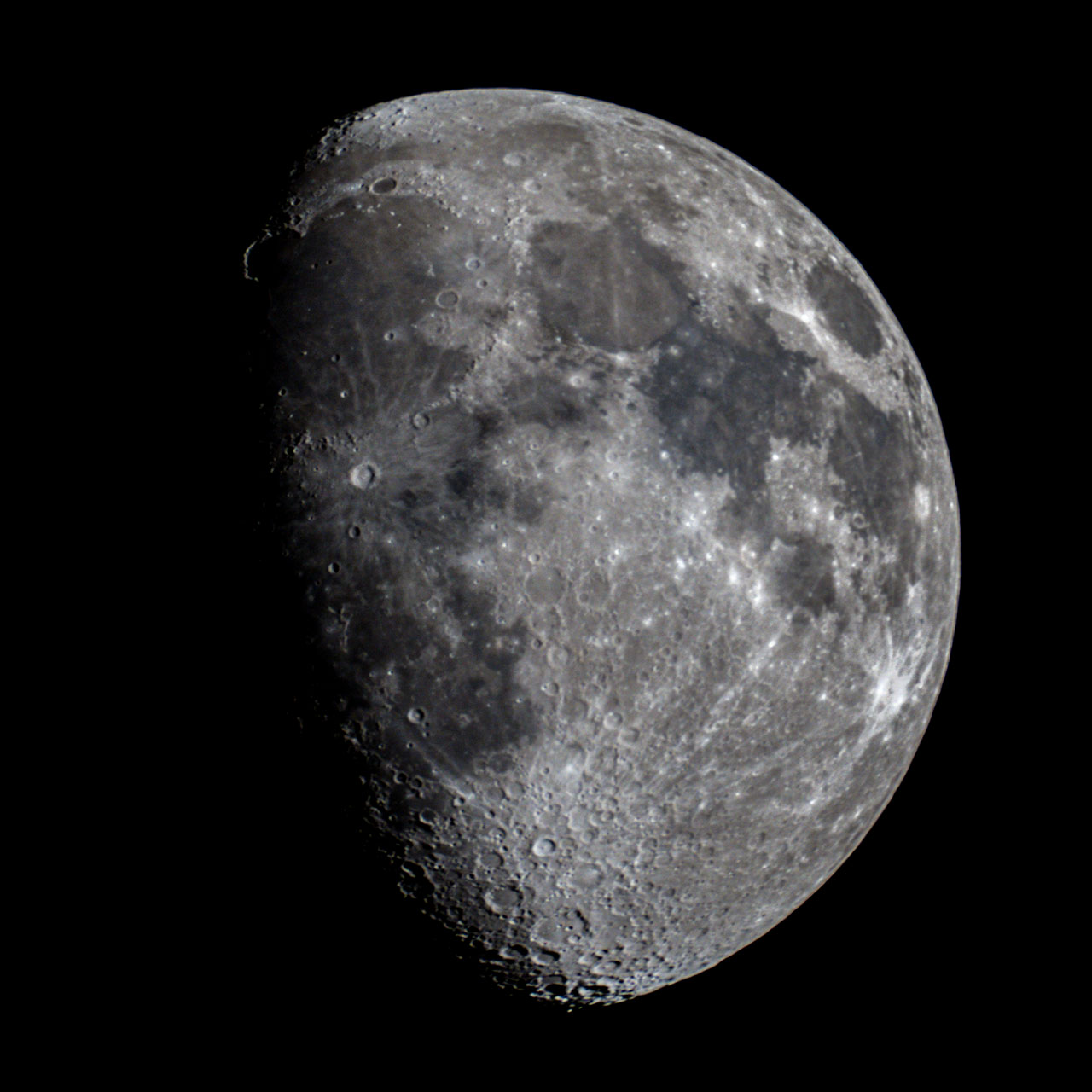 Mond in Abenddämmerung