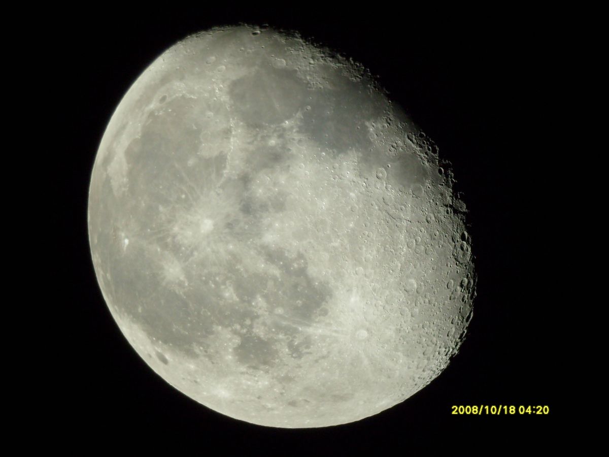 Mond mit 114 er Spiegel