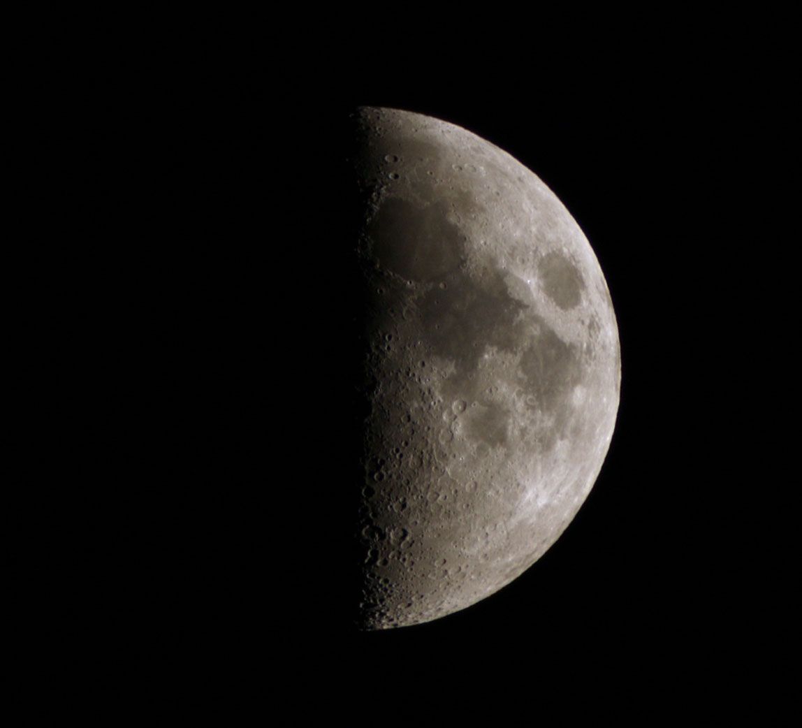 Mond mit DSLR am 70/900mm Refraktor