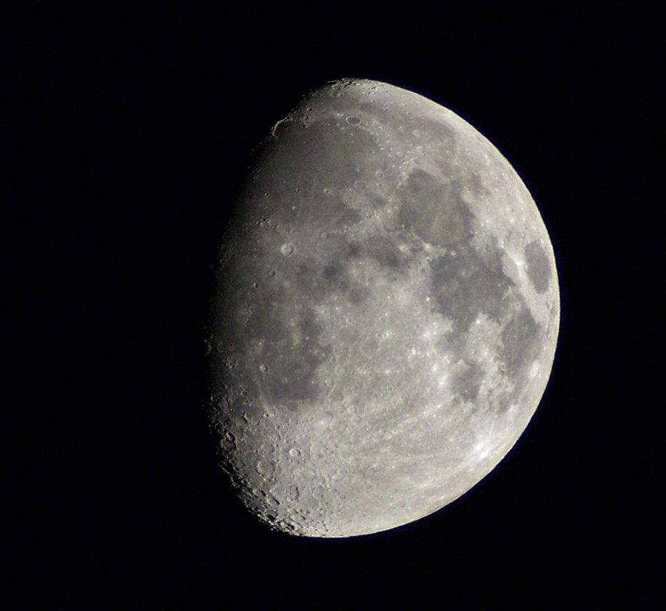Mond mit neuem Objektiv....