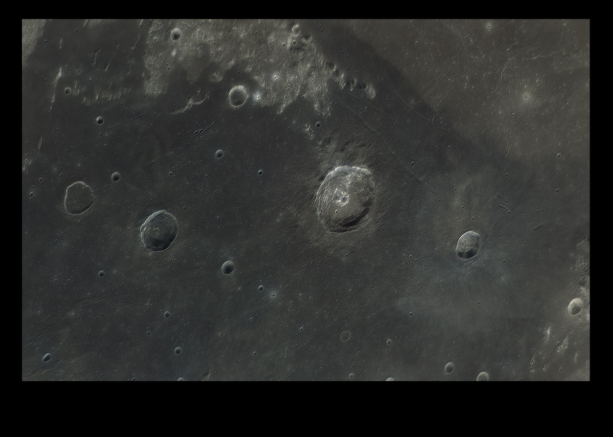 Mond Plinius.jpg