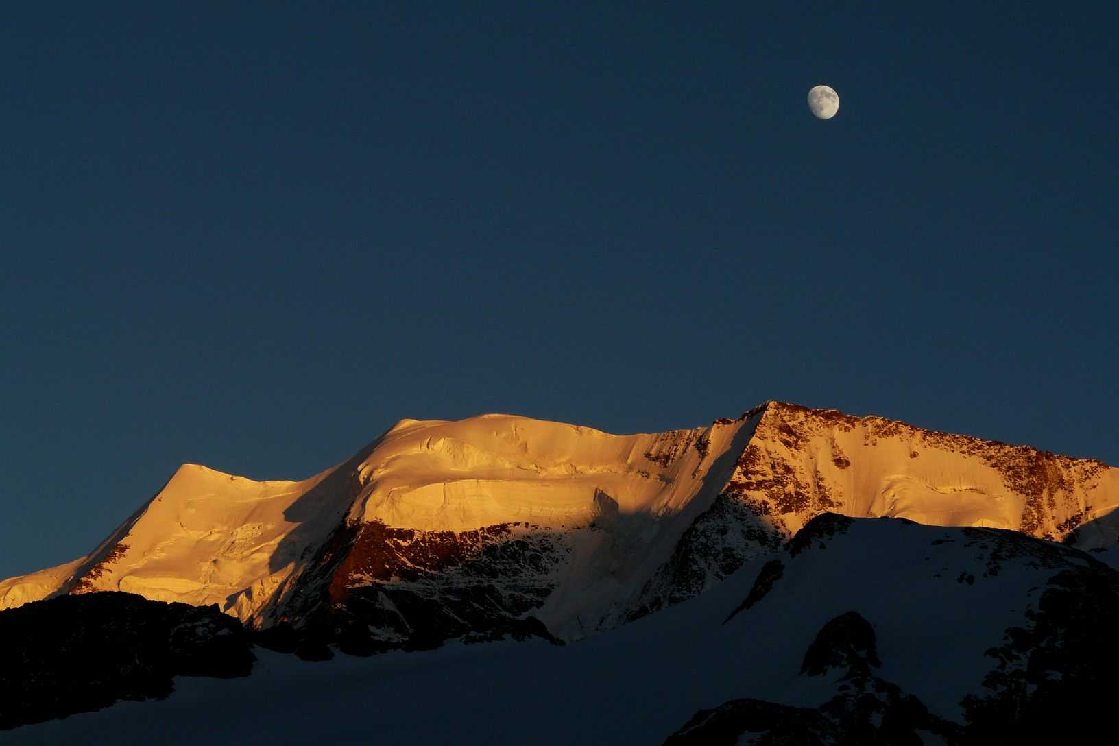 Mond über Piz Palü