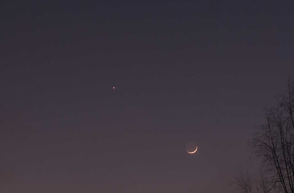 Mond,Venus Mars in der Abend Dämmerung