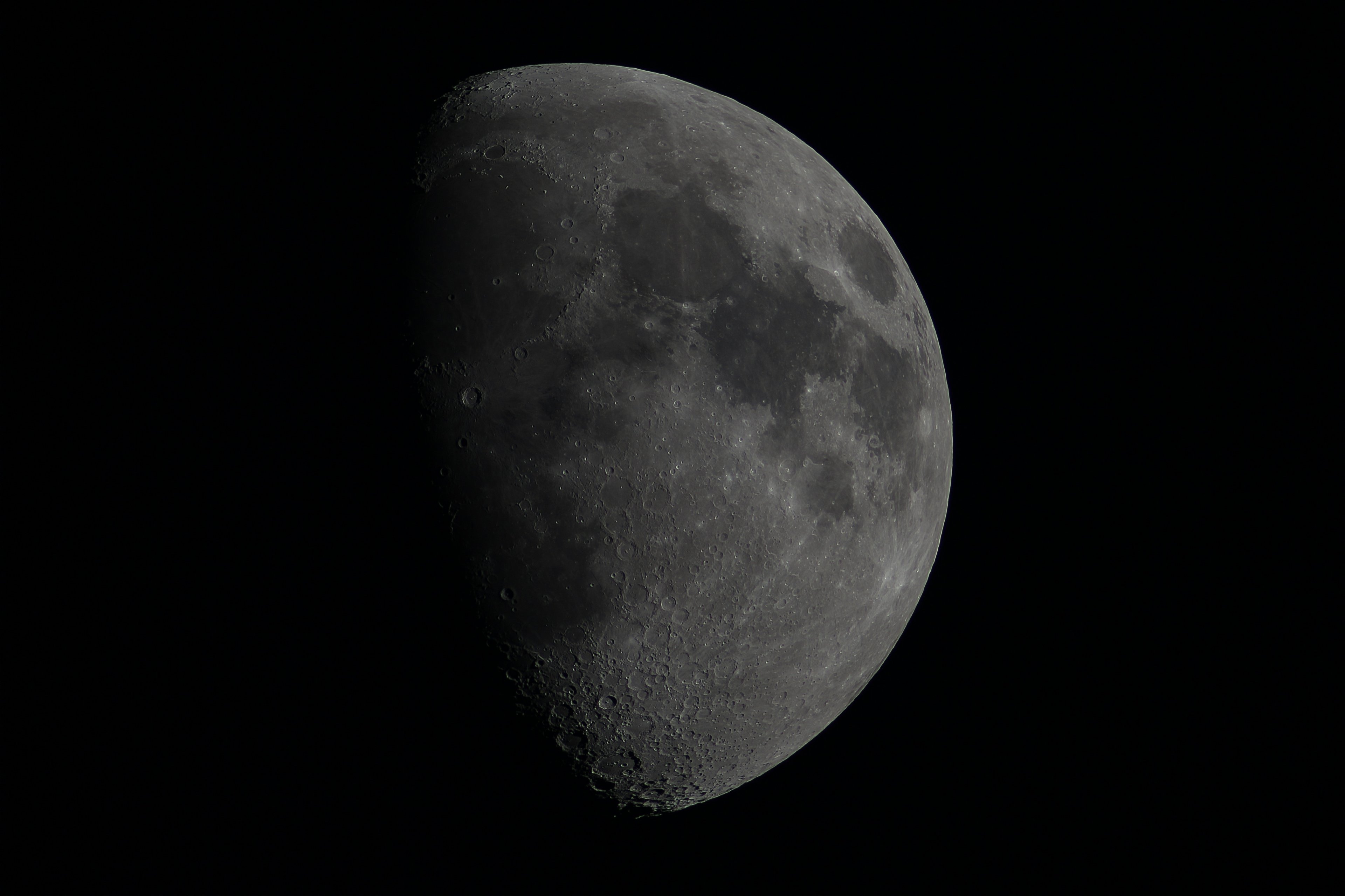 Mond vom 08.07.2022 später Abend