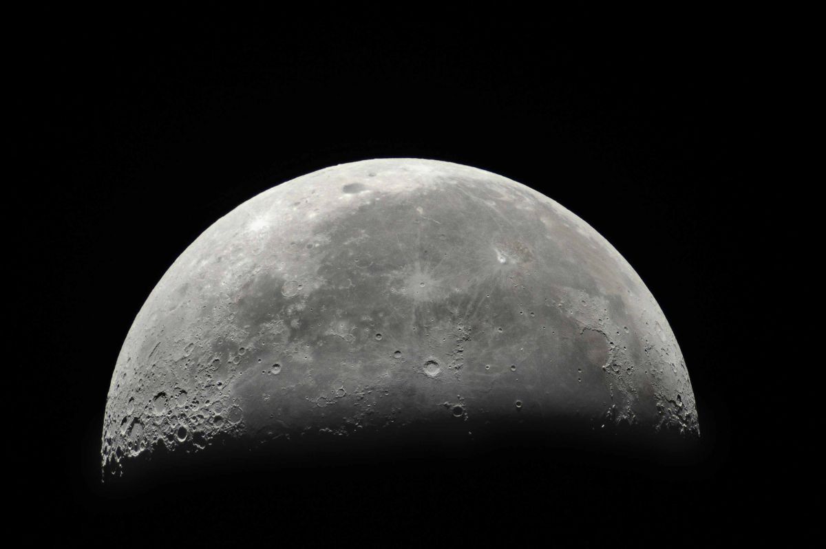 Mond von heute früh mit  FH 102/1500mm