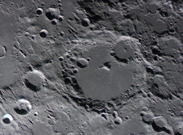 Mond_Albategnius_20100323_14N.jpg