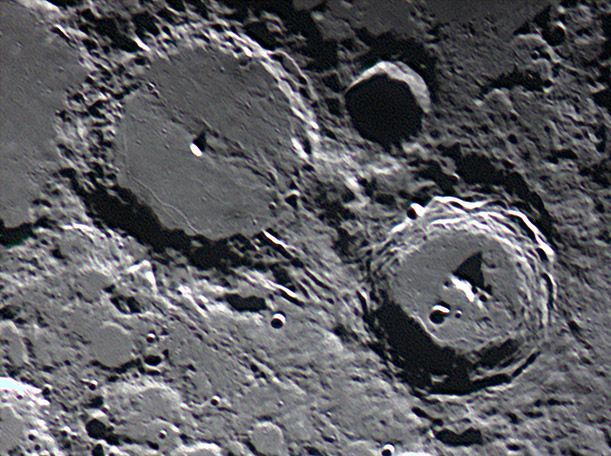 Mond_Alphonsus_20100323_14N.jpg