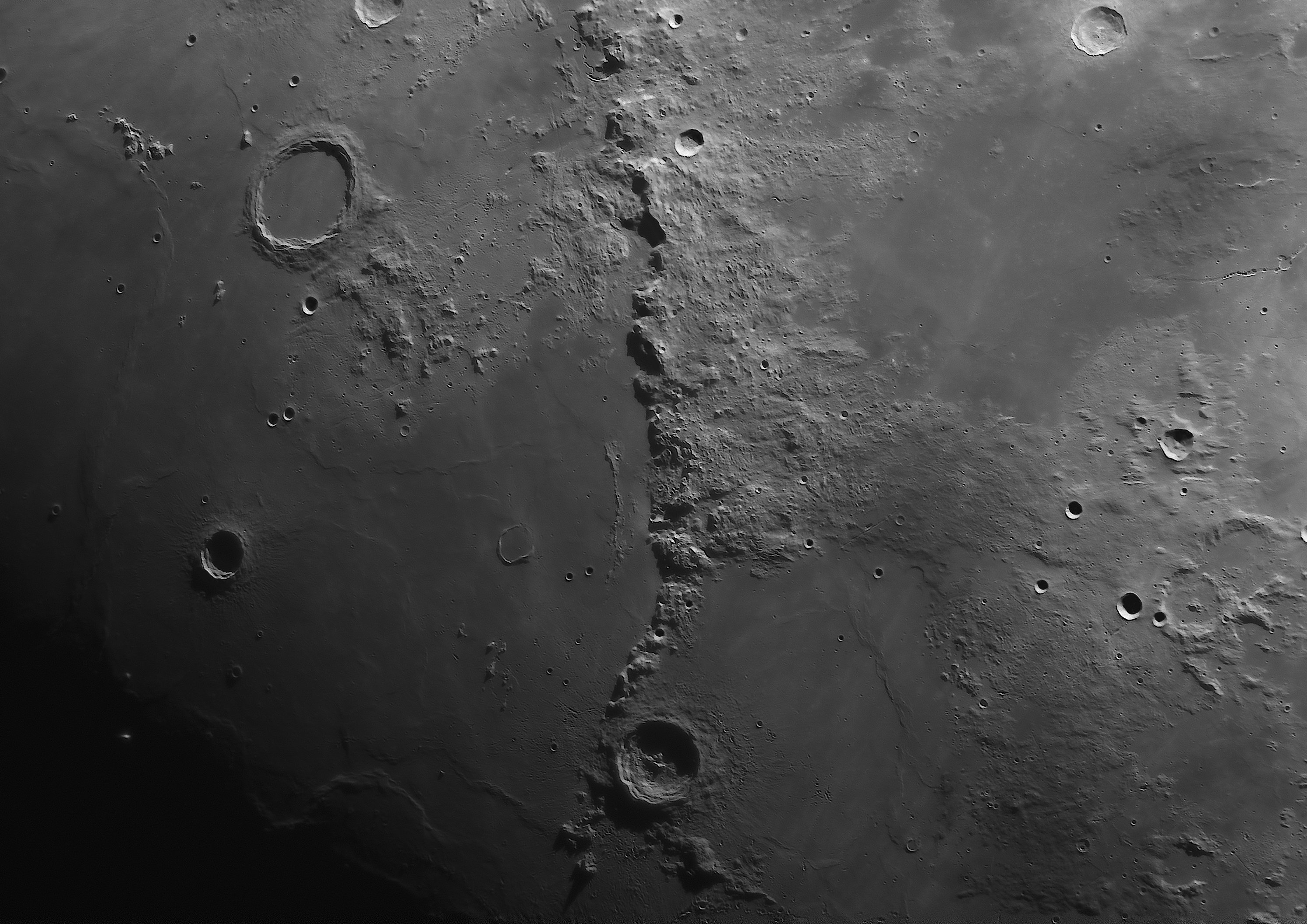 Montes Apenninus