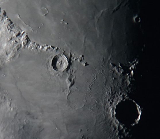 moon01.jpg
