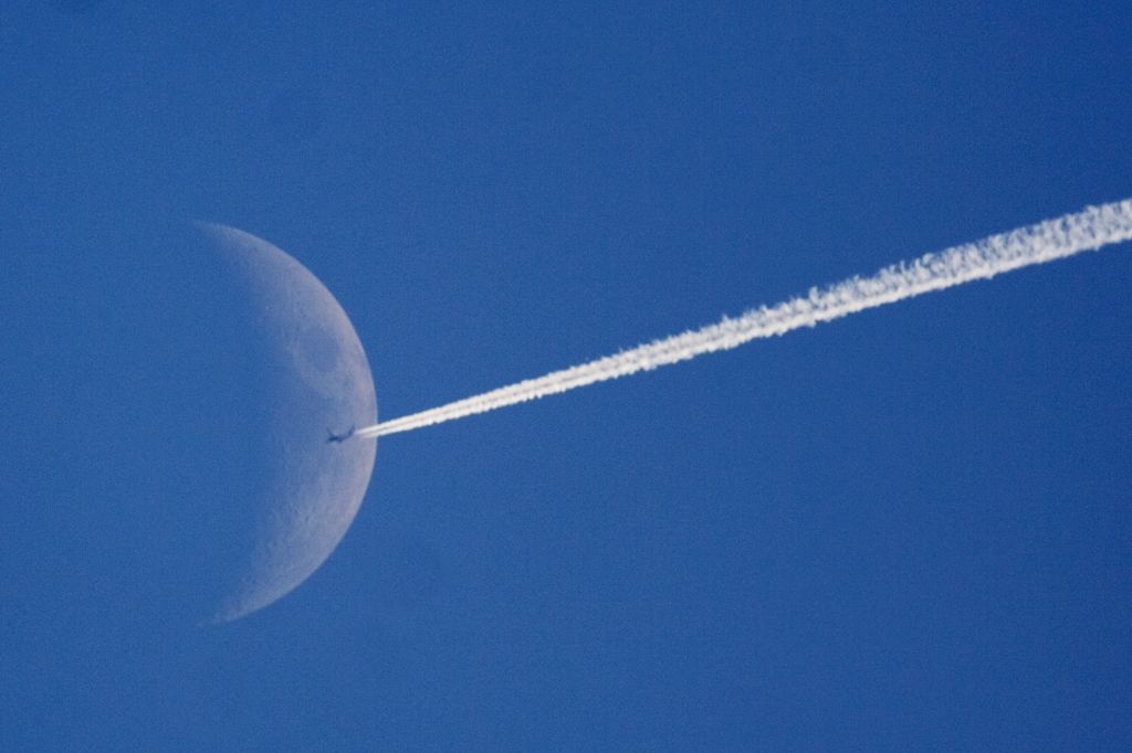 moon1.jpg