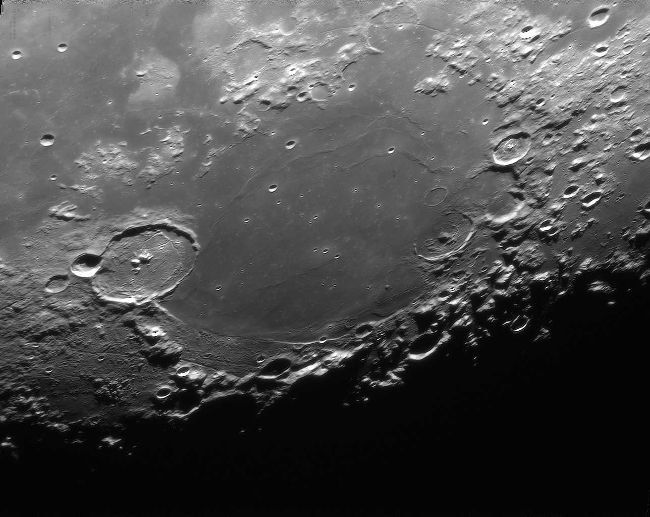 Moon_1.jpg