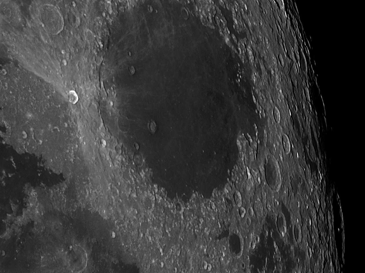 Moon_144304_1.jpg