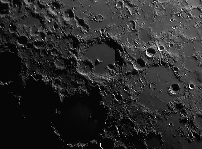Moon_170513_Philips-SPC-900NC-PC-Camera_210507_g5_b3_ap168_5.jpg