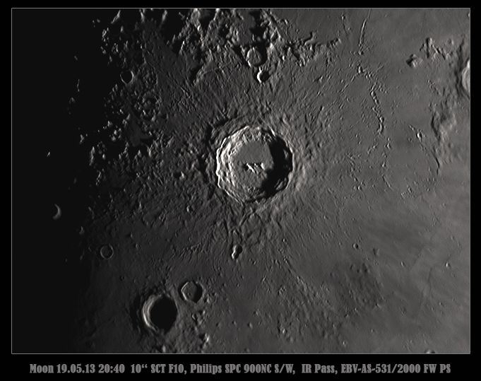 Moon_190513_Philips-SPC-900NC-PC-Camera_204036_IR_AS_531_2000_FW_PS.jpg