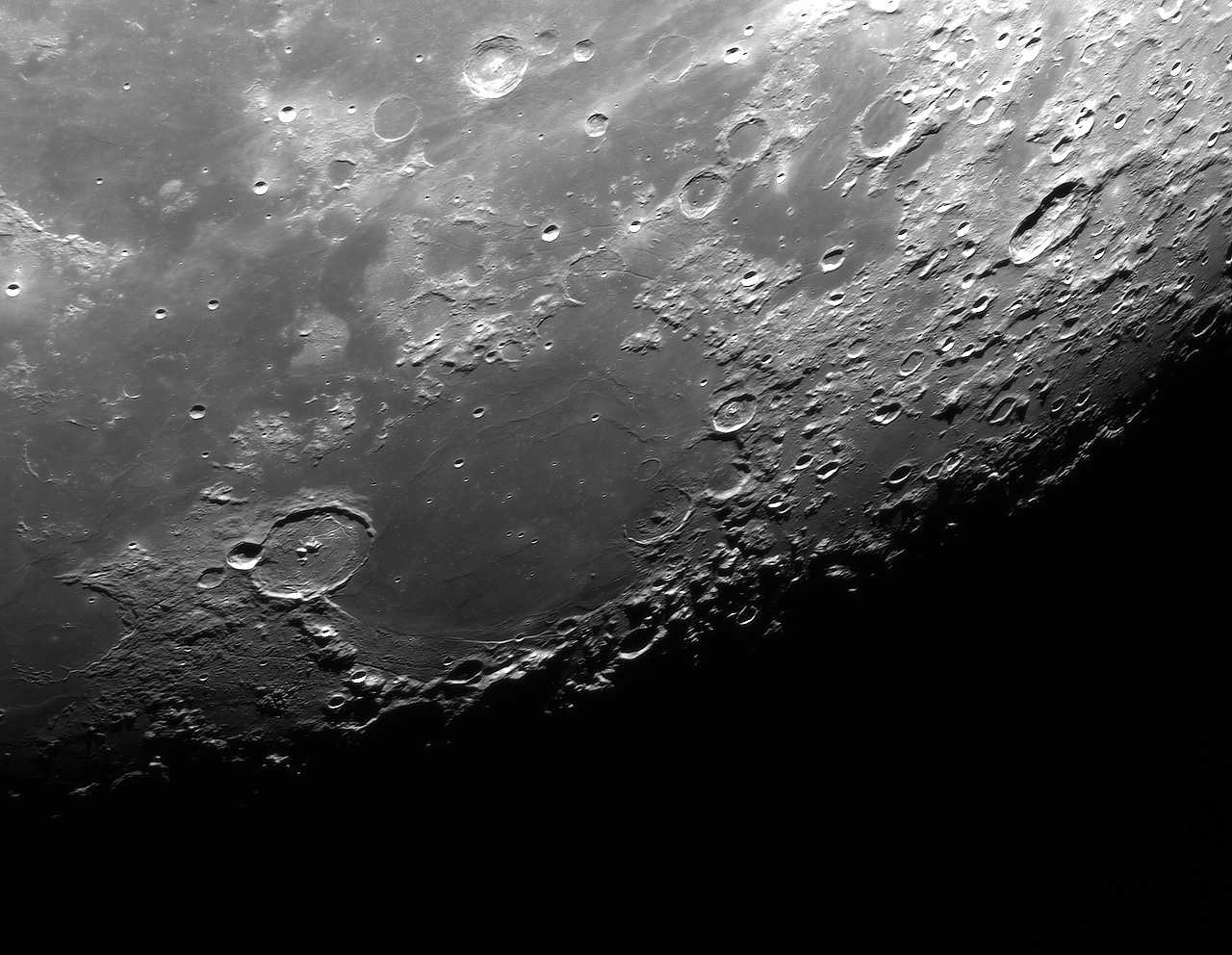Moon_2.jpg