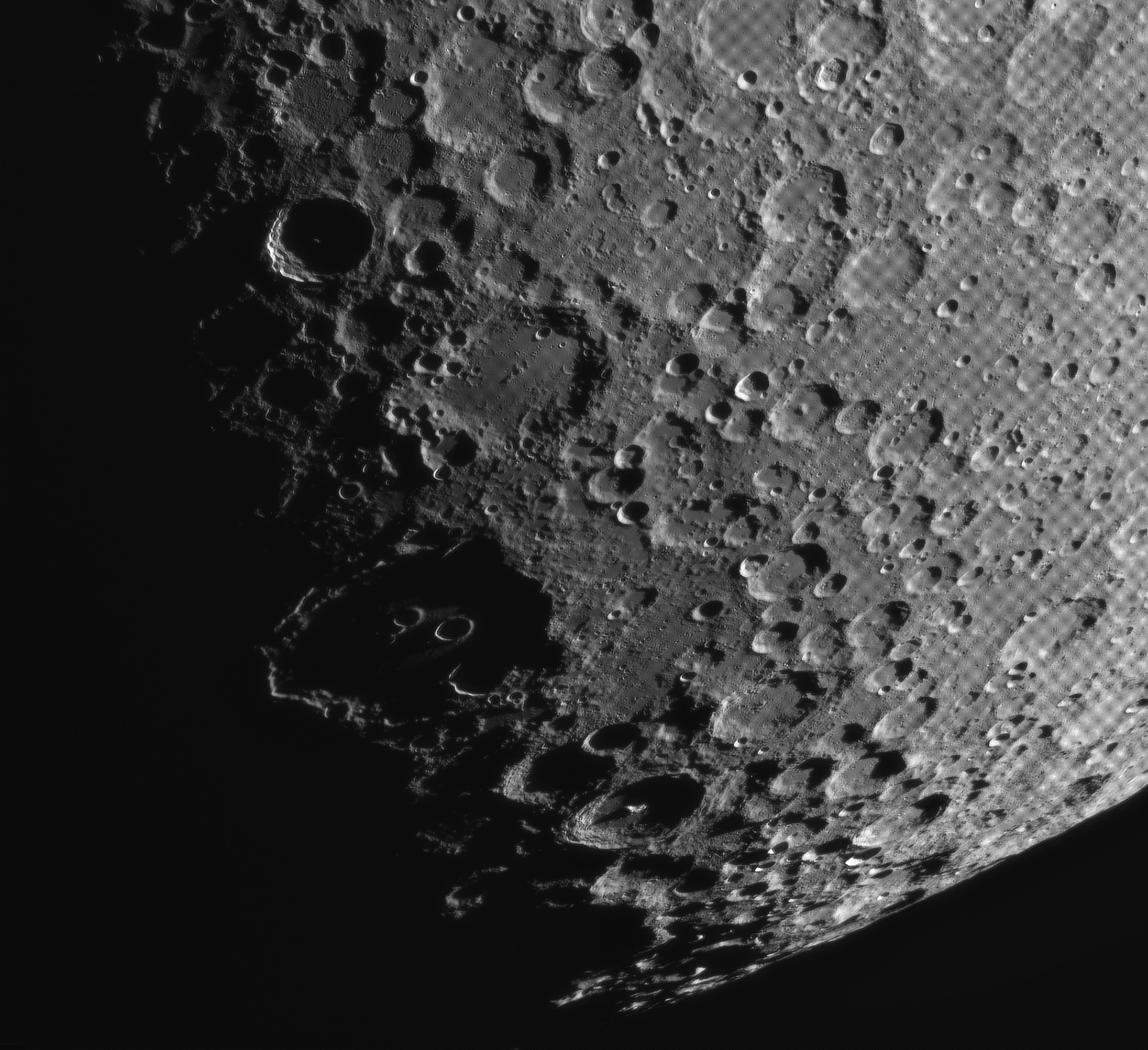Moon_220528_crop.jpg