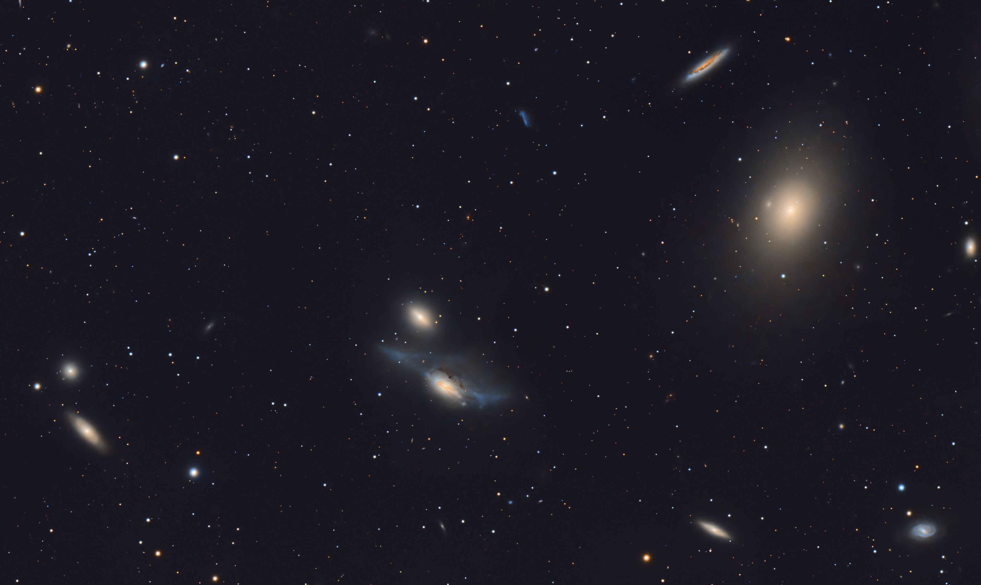 NGC 4438 in Markarians Kette