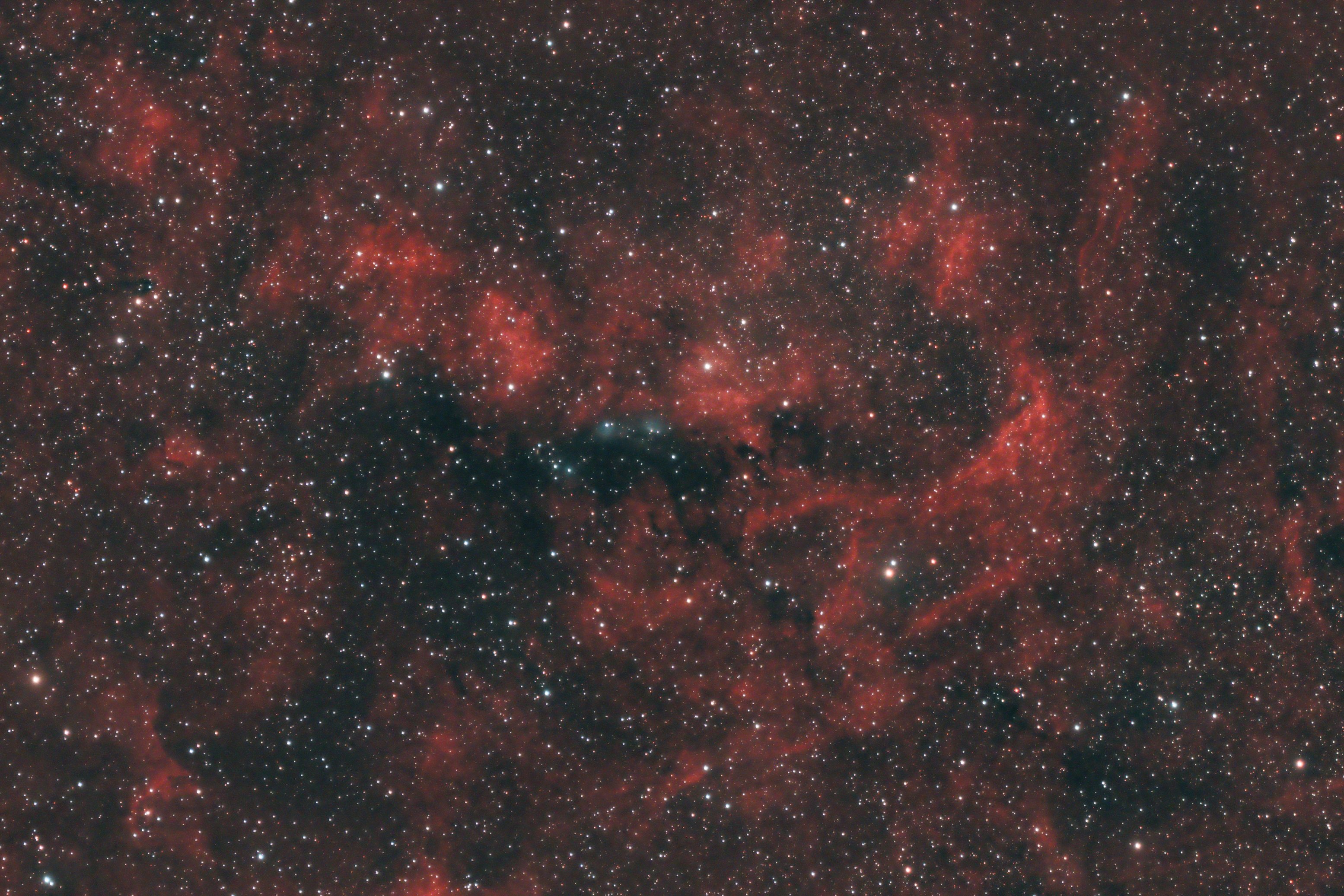 NGC 6914 14x300 Sekunden mit ANTLIA QUAD FILTER mit (Darks, Flats, Flat-Darks) -10c bei Gain0,  & bearbeitet mit PIXASTRO