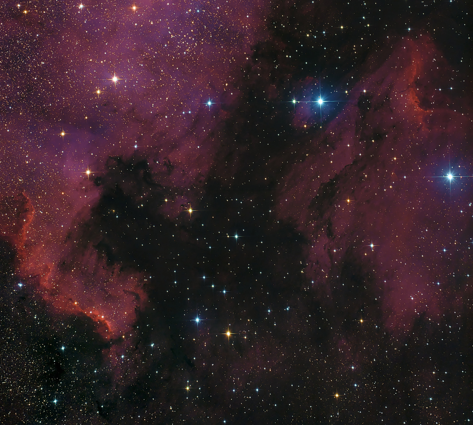 NGC 7000 und Pelikannebel.jpg