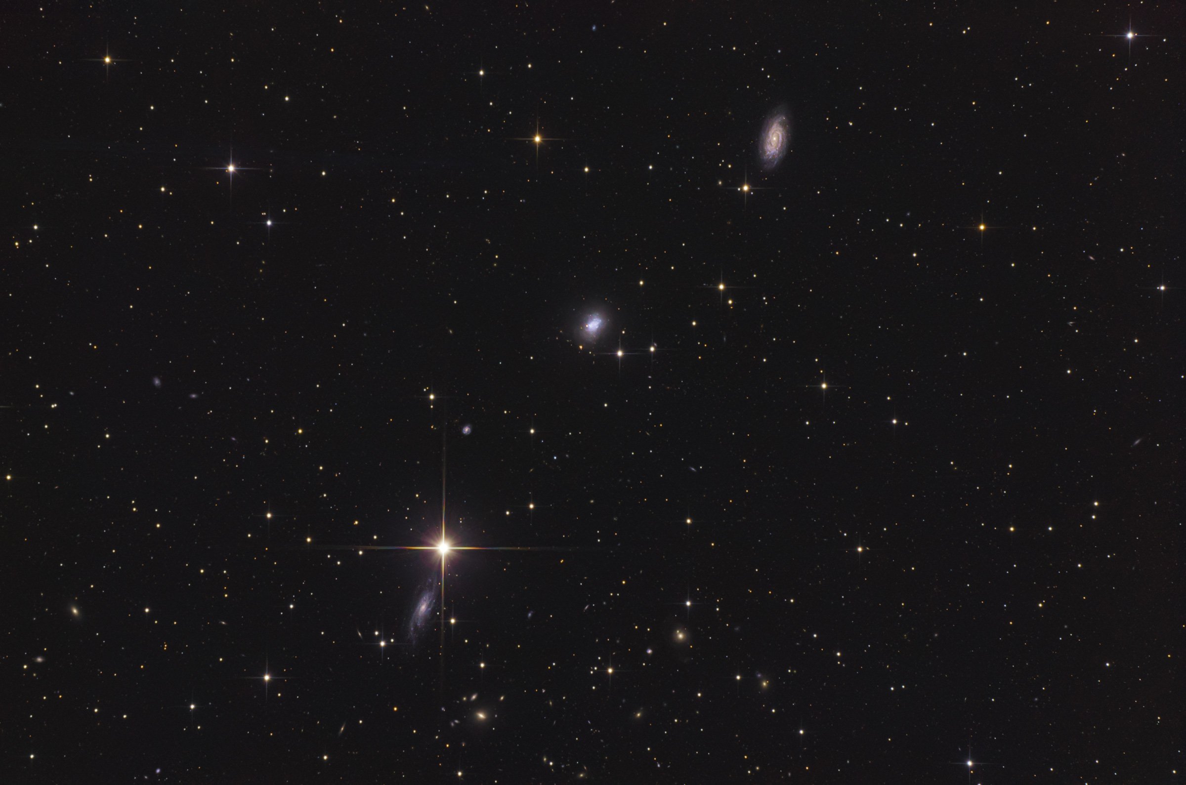 NGC3738, NGC3756, NGC3733 & ein Teil von Abell1318