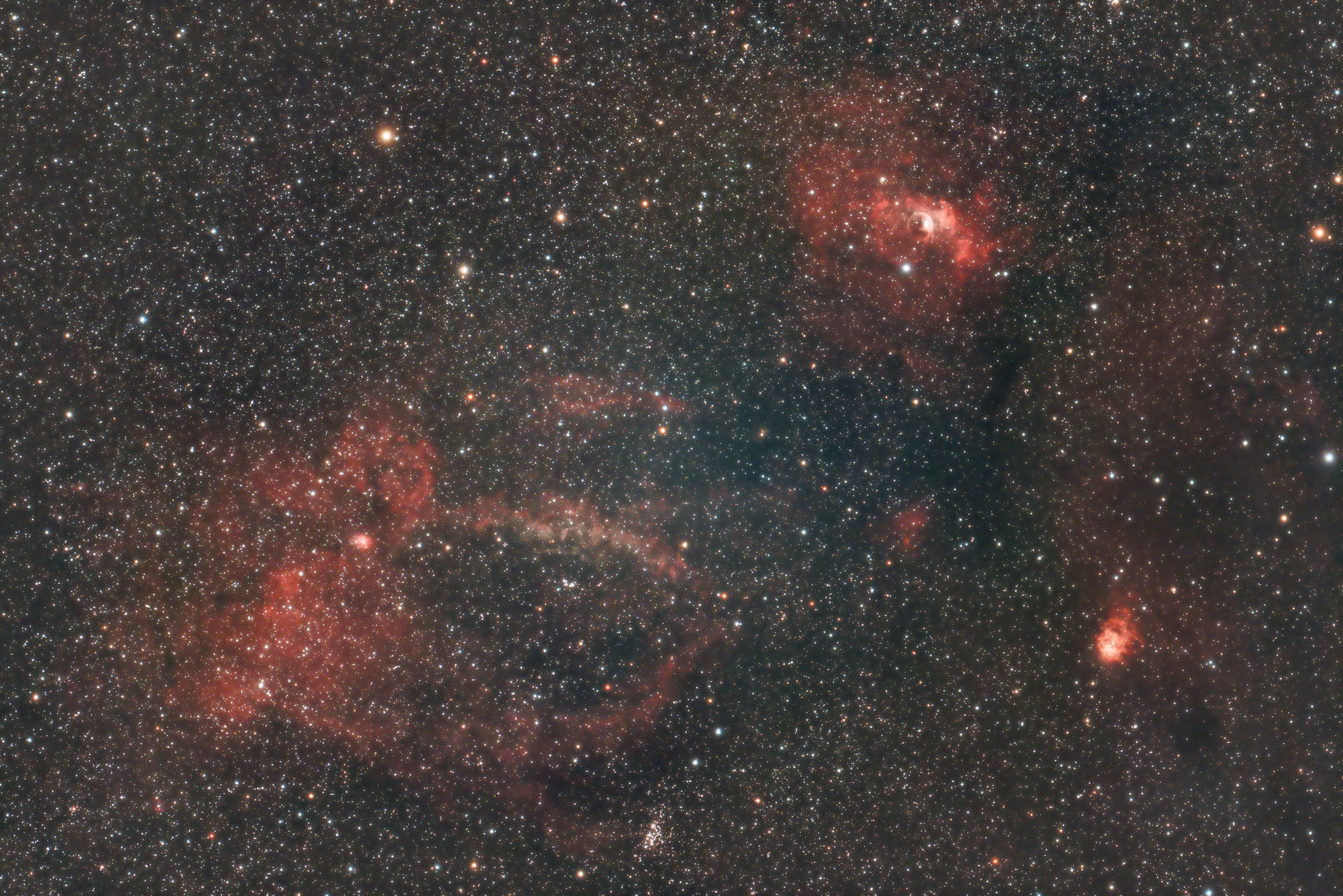 NGC7635 bearbeitet mit "PIXASTRO" mit RGB LIGHTS ZWO ASI 2600 MC und mit ANTLIA QUADBAND FILTER..